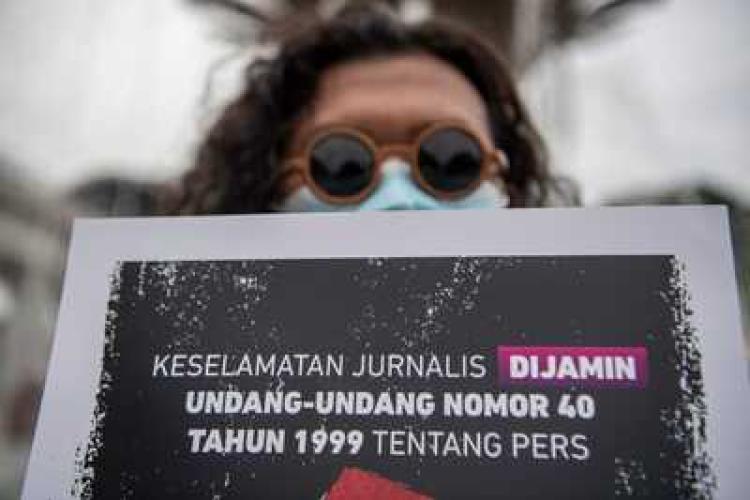 AKSI PENGEROYOKAN TERHADAP JURNALIS TRIBUNAMBON ANCAM KEBEBASAN PERS